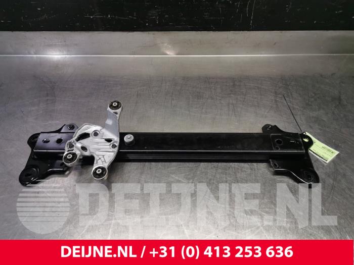 Tesla Model 3 Dwarsbalk frontdeel O103931