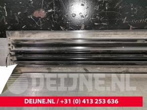 Tesla Model 3 Schutzblech Boden O103934 foto 3