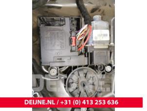 Volkswagen Passat Window mechanism 4-door, front left O103943 photo 3