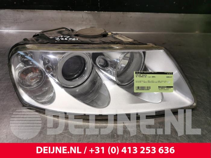 Volkswagen Touareg Headlight, right O103944