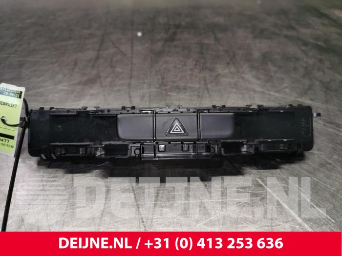 Mercedes Vito Panikbeleuchtung Schalter O104058