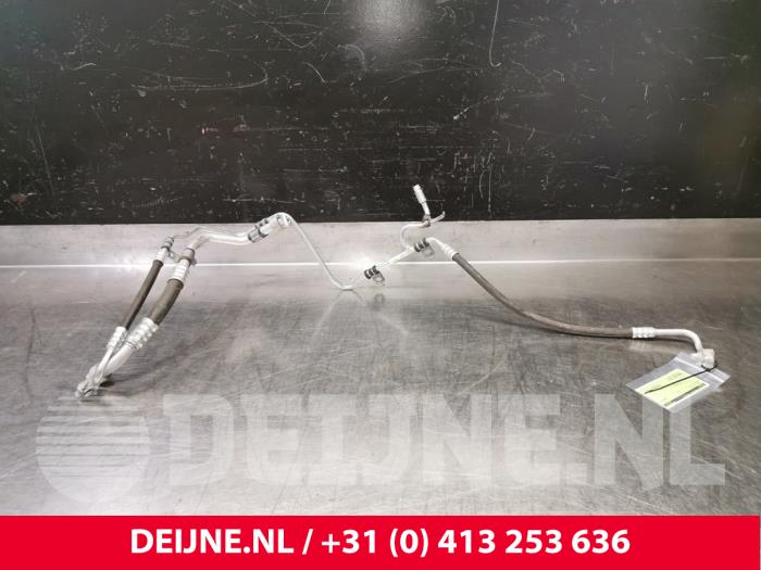 Mercedes Vito Air conditioning line O104077