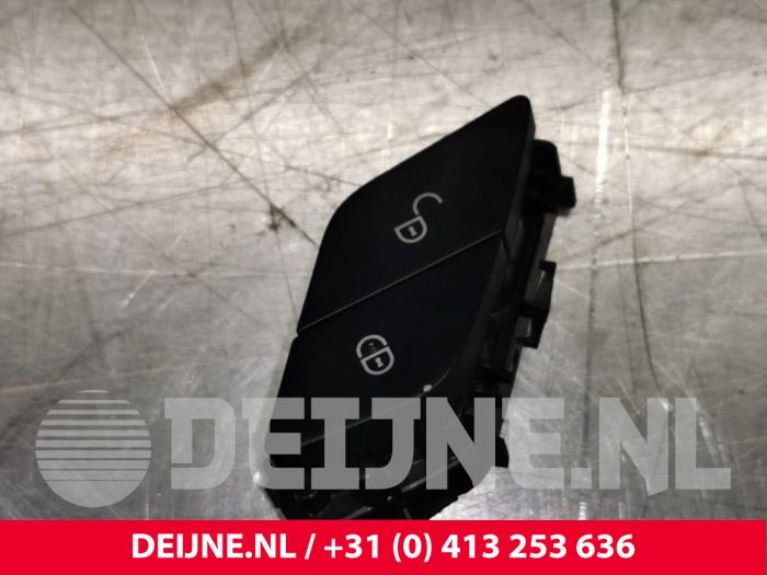 Mercedes Vito Central locking switch O104106
