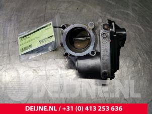 Gebruikte Gasklephuis Volvo C30 (EK/MK) 1.6 16V Prijs € 40,00 Margeregeling aangeboden door van Deijne Onderdelen Uden B.V.