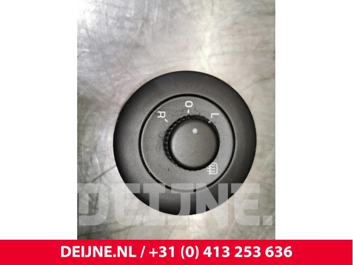 Volkswagen Scirocco Mirror switch O104204