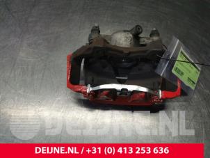 Mercedes E-Klasse Remklauw (Tang) links-voor O104213 foto 3