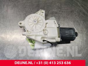 Mercedes E-Klasse Door window motor O104228 photo 2