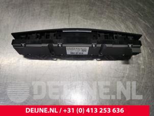 Mercedes E-Klasse Paniekverlichtings Schakelaar O104234 foto 2