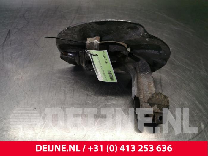 Volkswagen Transporter Achsschenkel links vorne O104252