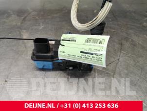 Volvo S60 Door lock mechanism 4-door, front left O104262 photo 2
