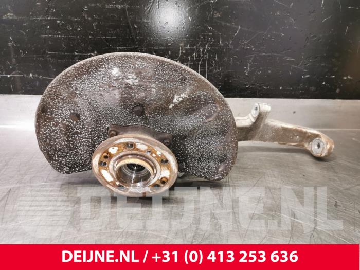 Mercedes GLE Fusee links-voor O104371
