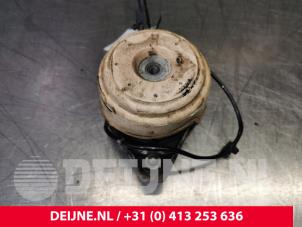 Mercedes GLE Engine mount O104391 photo 2