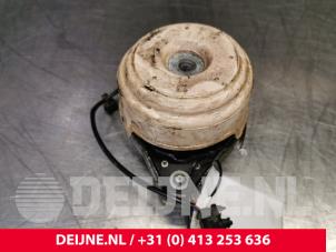 Mercedes GLE Engine mount O104391 photo 3