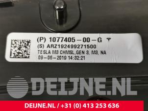 Tesla Model 3 Extra Remlicht midden O104406 foto 3