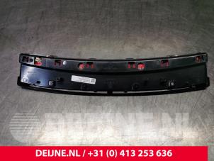 Tesla Model 3 Extra Remlicht midden O104406 foto 2