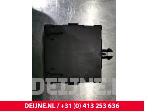 Mercedes GLE Central door locking module O104433 photo 2
