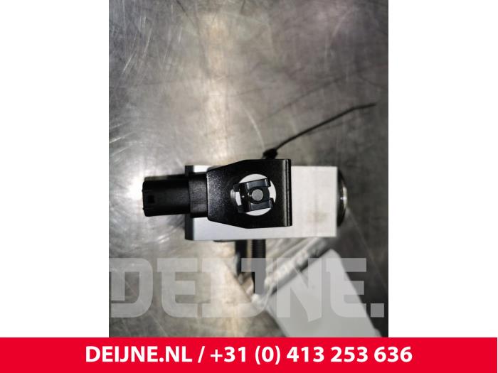 Tesla Model 3 Expansieklep airco O104440
