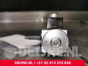 Tesla Model 3 AC expansion valve O104440 photo 3
