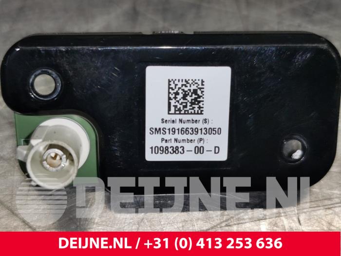 Tesla Model 3 Kamera Vorderseite O104447