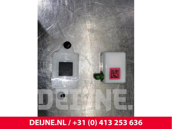 Gebruikte Antenne bluetooth Tesla Model 3 Long Range AWD 75 kWh Prijs € 18,15 Inclusief btw aangeboden door van Deijne Onderdelen Uden B.V.