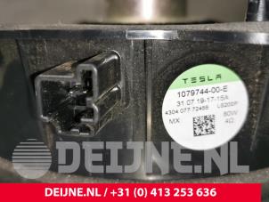 Tesla Model 3 Lautsprecher O104459 foto 2