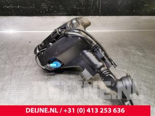 Tesla Model 3 Ruitensproeiertank voor O104473 foto 2