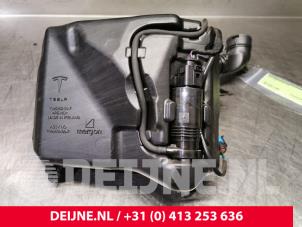 Tesla Model 3 Ruitensproeiertank voor O104473 foto 3