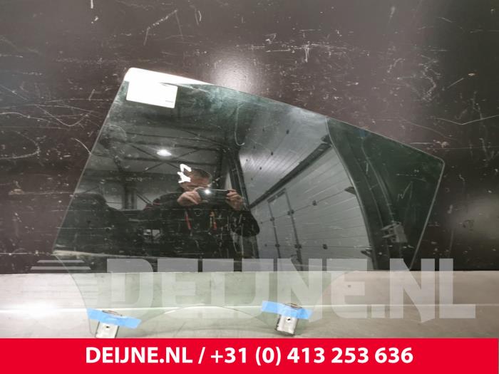 Tesla Model 3 Türscheibe 4-türig links hinten O104487