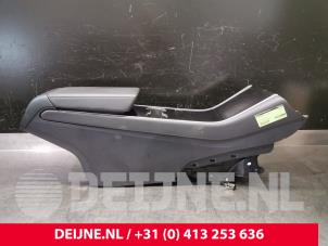Tesla Model 3 Mittelkonsole O104525 foto 2