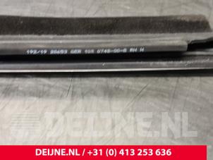 Tesla Model 3 Window rubber O104566 photo 3