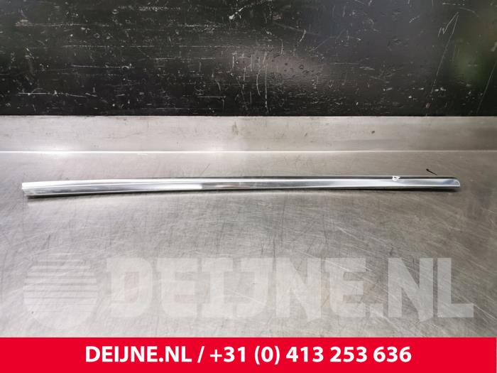 Tesla Model 3 Fensterabdichtung O104568