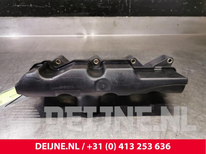 Gebruikte Inlaatspruitstuk Mercedes Vito Prijs € 121,00 Inclusief btw aangeboden door van Deijne Onderdelen Uden B.V.