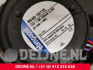 Mercedes GLE Heating and ventilation fan motor O104593 photo 2