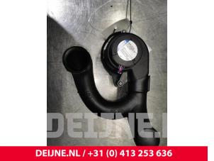 Gebruikte Kachel Ventilatiemotor Mercedes GLE (W166) 250d 2.0 Prijs € 30,00 Margeregeling aangeboden door van Deijne Onderdelen Uden B.V.