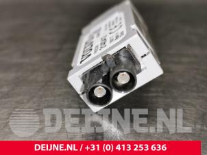 Volvo V90 Antenne Versterker O104729 foto 3