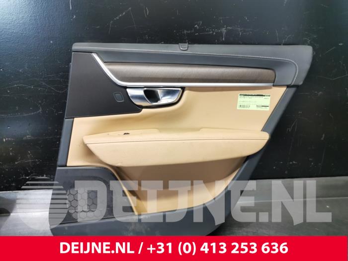 Volvo V90 Türverkleidung 4-türig rechts hinten O104740