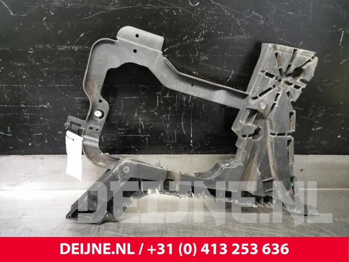 Volvo V90 Stoßstangenstütze links hinten O104748