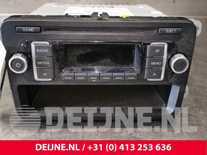 Volkswagen Jetta Radio O104967