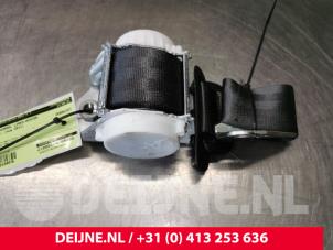 Gebruikte Veiligheidsgordel links-achter Volkswagen Jetta IV (162/16A) 1.2 TSI Prijs € 25,00 Margeregeling aangeboden door van Deijne Onderdelen Uden B.V.