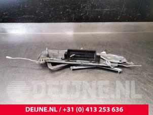Volvo 850 Ruitmechaniek 4Deurs links-achter O105041 foto 2