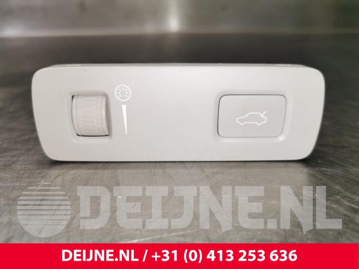 Volvo V90 Schakelaar achterklep O105083