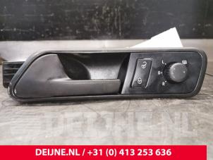 Gebruikte Spiegel Schakelaar Volkswagen Caddy III (2KA,2KH,2CA,2CH) 1.6 TDI 16V Prijs € 18,15 Inclusief btw aangeboden door van Deijne Onderdelen Uden B.V.