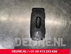 Volvo V90 Schakelaar achterklep O105256 foto 3