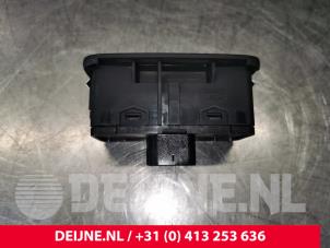Volvo V90 Schakelaar achterklep O105256 foto 2