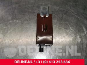 Volvo V90 Antenna Amplifier O105266 photo 2