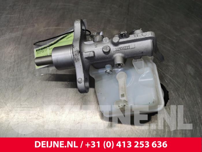 Gebruikte Hoofdremcilinder Volvo V90 II (PW) 2.0 T5 16V Polestar Prijs € 60,00 Margeregeling aangeboden door van Deijne Onderdelen Uden B.V.