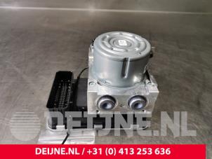 Volvo V90 ABS Pomp O105380 foto 2