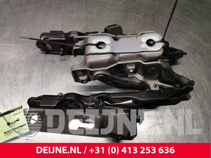 Volvo V90 Motorhaube Scharnier O105387