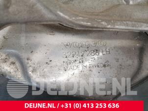 Volvo V90 Fusee links-achter O105402 foto 3