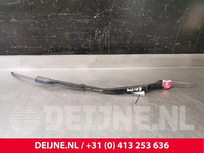 Volvo V90 Ruitenwisserarm voor O105407